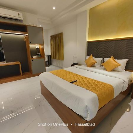 Hotel La Premier Хидерабад Екстериор снимка