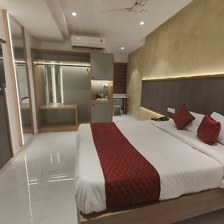 Hotel La Premier Хидерабад Екстериор снимка