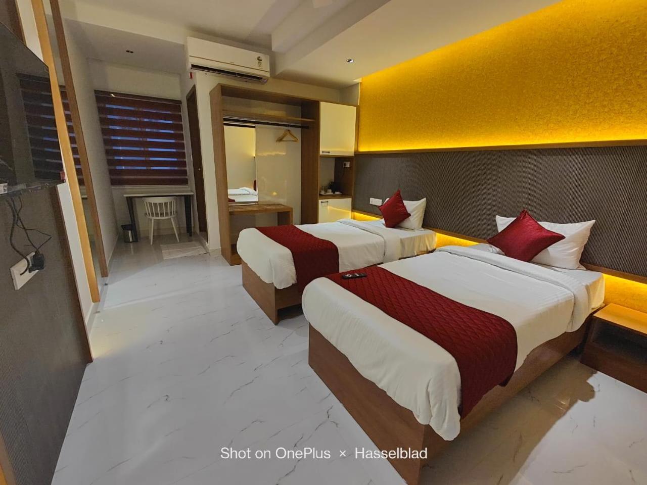 Hotel La Premier Хидерабад Екстериор снимка