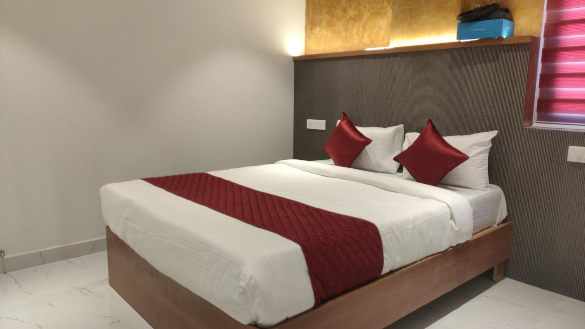 Hotel La Premier Хидерабад Екстериор снимка
