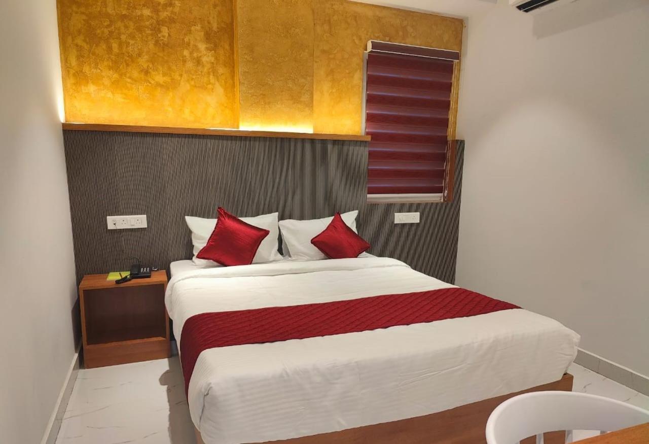 Hotel La Premier Хидерабад Екстериор снимка