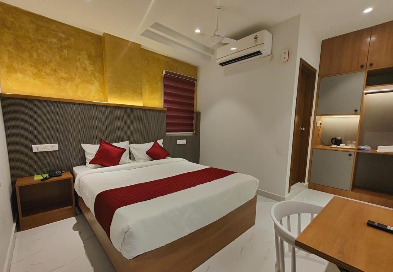 Hotel La Premier Хидерабад Екстериор снимка