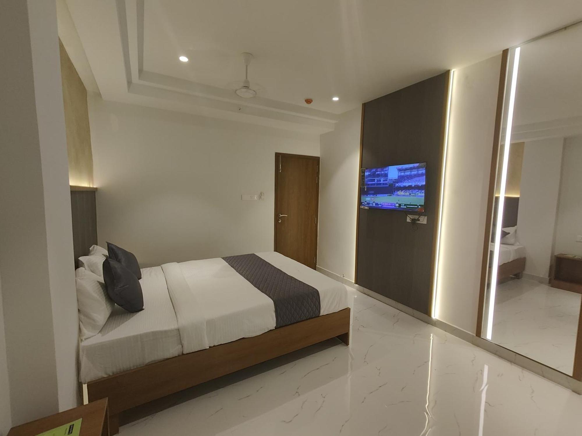 Hotel La Premier Хидерабад Екстериор снимка